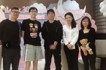 王思聪现身月子会所