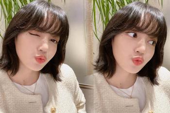 Lisa晒照嘟嘴wink