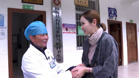 陈贝儿亲和力十足