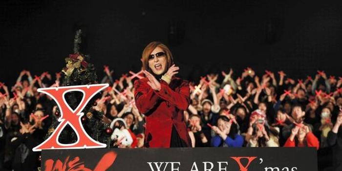 X Japan队长yoshiki出席新片活动突然发言引沉默 手机新浪网