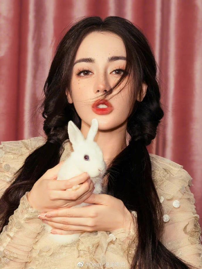 迪丽热巴 橘色系妆容