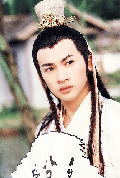 扇子是花无缺的必备单品