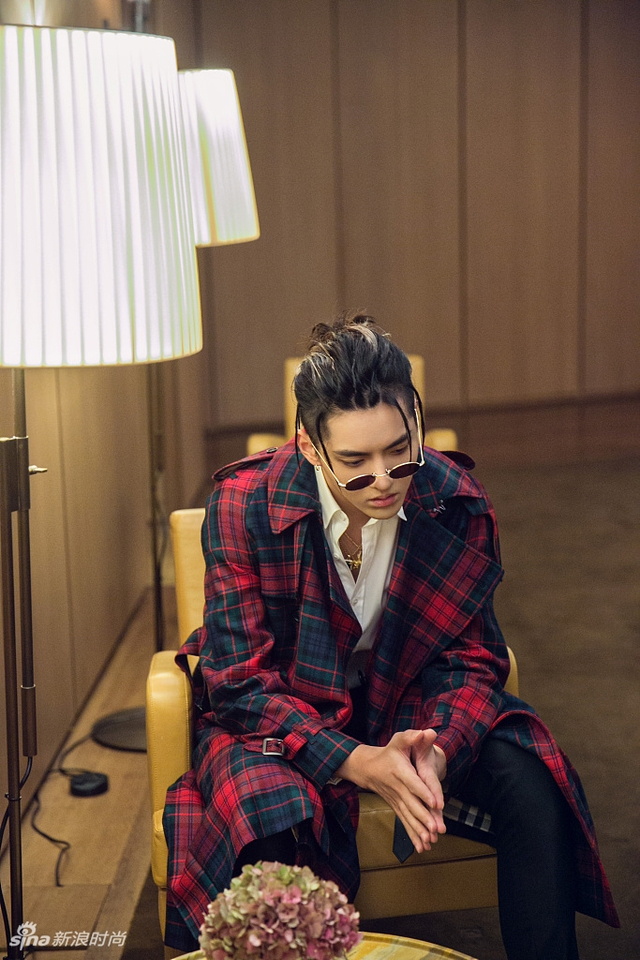 吴亦凡把freestyle带到伦敦时装周 后台与卡拉热聊