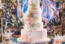 将情书“写”进婚礼蛋糕，是我这辈子见到过的最美味的情话