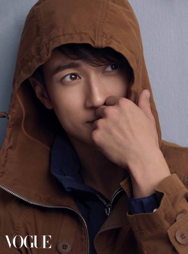 吴尊完美侧颜尽显绅士气质