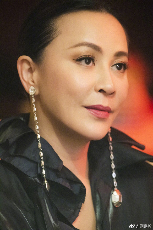 刘嘉玲全黑造型气场强大