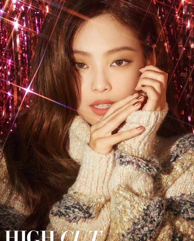 jennie神仙金发造型 颜值高就是什么发色都能驾驭