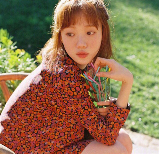 李圣经穿碎花单品