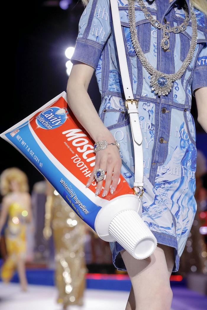 Moschino toothpaste outlet bag