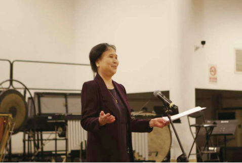 李秀兰教授在由“中乐”主办的“美国尖峰艺术节（中国赛区）选拔赛”上致词