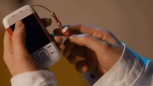 诺基亚在 2006 年推出的音乐手机 5200