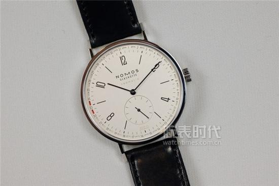 NOMOS TANGENTE系列180腕表，售价3，520瑞郎