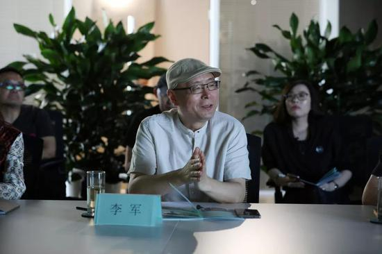 中央美术学院人文学院院长、博士生导师、教授李军先生