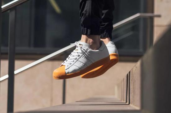 ▲ SuperStar 80s DLX