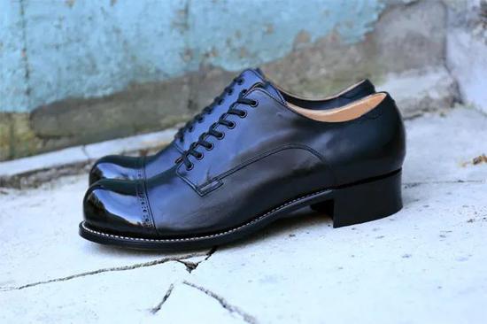 AUTHENTIC SHOE&Co. / HIGH TOE SHOES | www.aymanabohamer.com