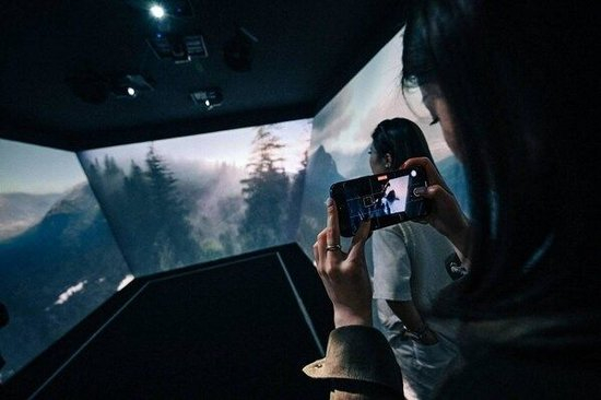 「向山」体验空间内，多重感官冲击，仿佛置身户外