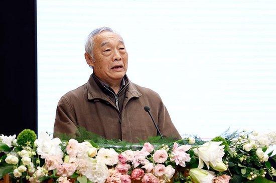 徐悲鸿先生之子、徐悲鸿纪念馆馆长、附中1965届毕业生徐庆平致辞