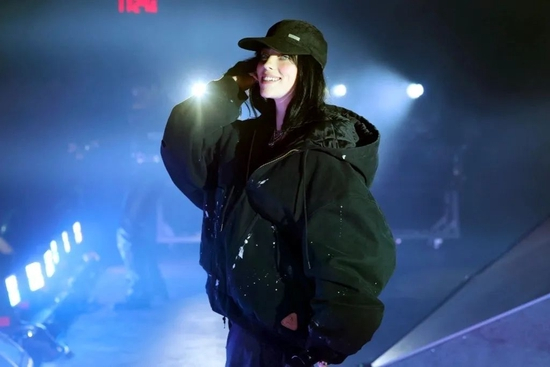 Billie Eilish / Via VOGUE