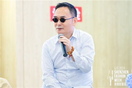 清华大学美术学院教授肖文陵在圆桌对话中交流观点