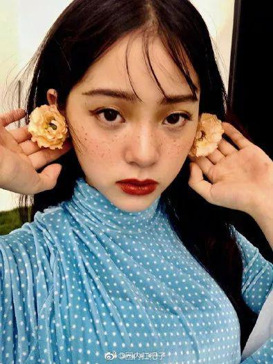 CR：欧阳娜娜微博