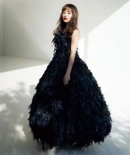 （图源《VOCE》1月刊 ）