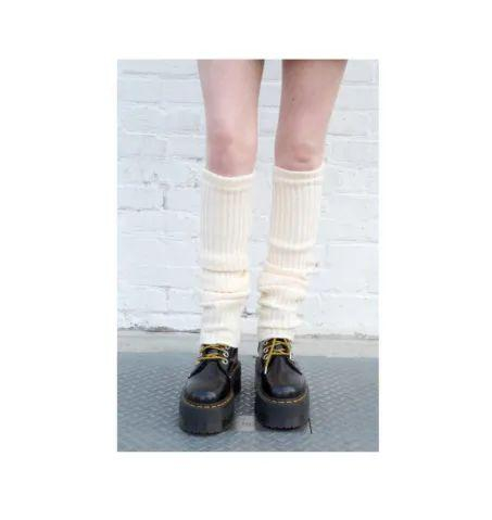 袜子：Brandy Melville
