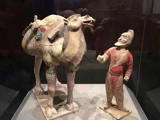 骑马胡商俑：唐代东西方经济贸易交流的见证_手机新浪网