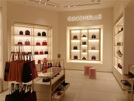 米兰马尔彭萨机场COCCINELLE 精品店