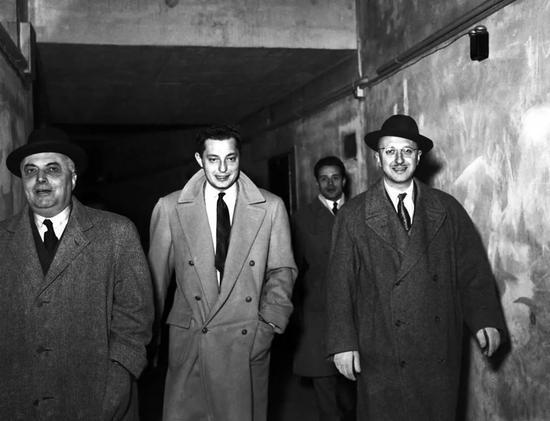 Gianni Agnelli（中）