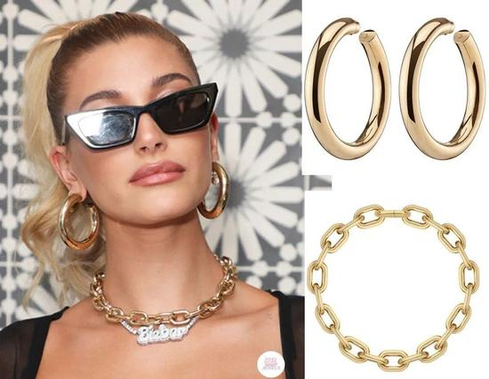 Hailey Bieber金色饰品