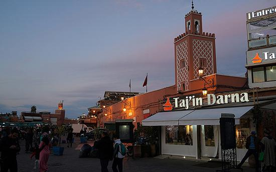 　狄玛爱佛纳广场（Djemaa el-Fna）一角