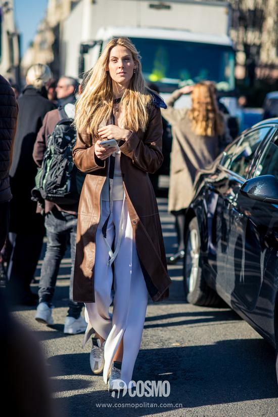 宋茜的开叉裤“走光”是假的 撩你才是真的