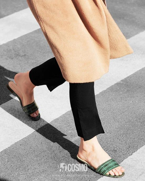 宋茜的开叉裤“走光”是假的 撩你才是真的