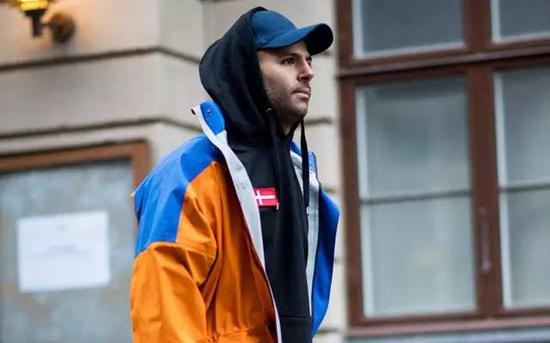 最适合两件叠穿的季节 现在不晒你的衣橱更待何时