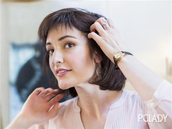 红色头发如何明艳不脱色 10个红发染后护理秘诀