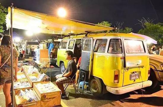 Talad Neon夜市