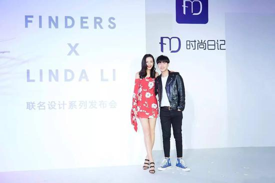 （左起：时尚主播Linda、时尚创意人韩火火）