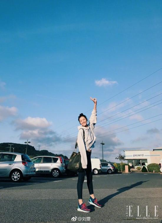 不知道穿什么就去看刘雯的微博