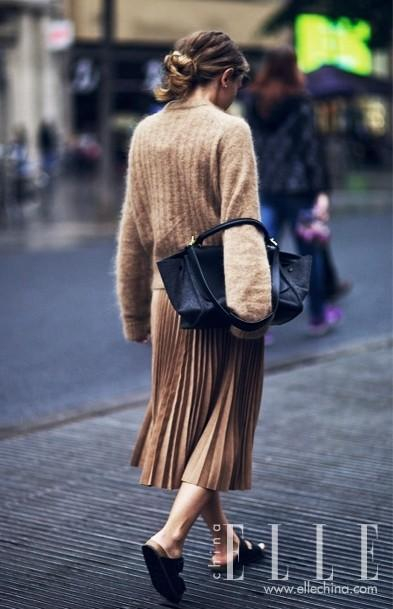 今秋买毛衣 当然是最温柔百搭的驼色毛衣