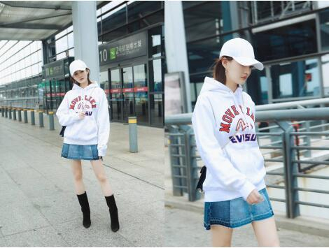 （图片来自《海报街拍》）