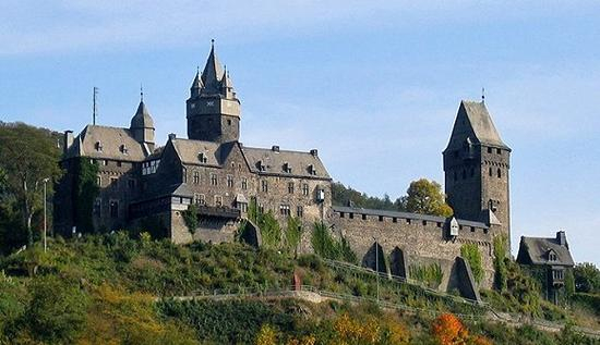 世界上第一家青年旅社诞生在德国的阿尔特纳城堡（Burg Altena）