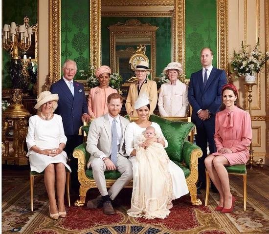 @theroyalfamily.ins