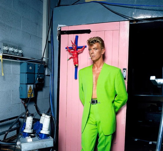  Manfred Thierry Mugler 为 David Bowie 设计的西装