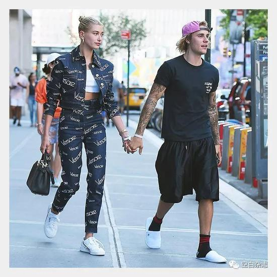 Hailey Baldwin 和&nbsp;Justin Bieber 日常街拍造型