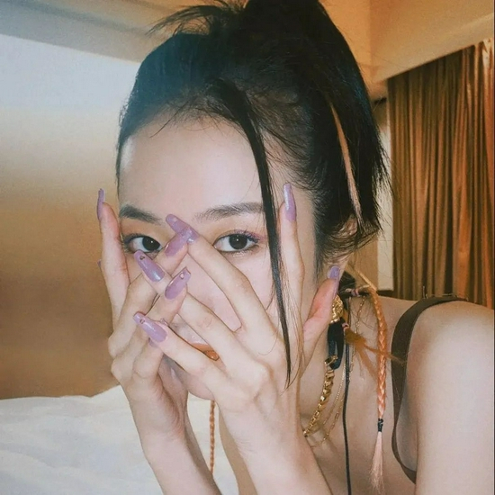 图源：小红书@635687471/微博@aespa