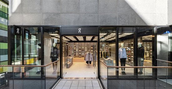 On昂跑北京三里屯太古里店