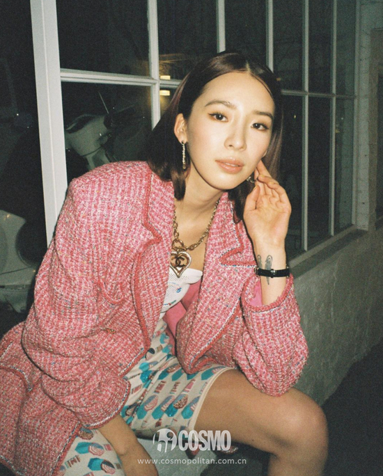 Irene Kim身着CHANEL 2019春夏系列