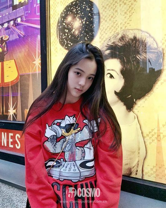 卫衣：MOSCHINO [tv] H&M合作系列