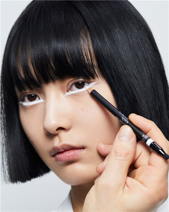 DIOR迪奥2022春夏高订系列秀场妆容