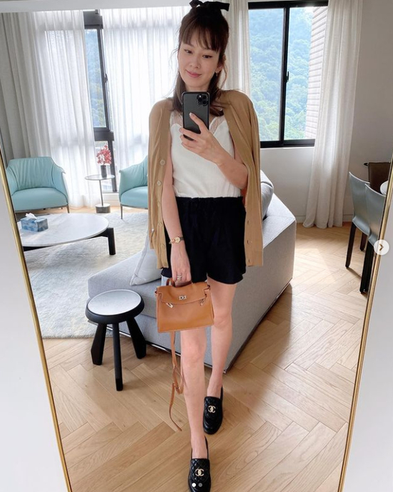 ▲手袋：Hermès
